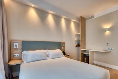 Holiday Inn Express - Madrid - Airport by IHG — photo 7