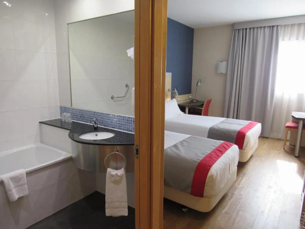 Camera doppia Standard con 2 letti - Colazione gratuita — Holiday Inn Express Madrid-Getafe by IHG