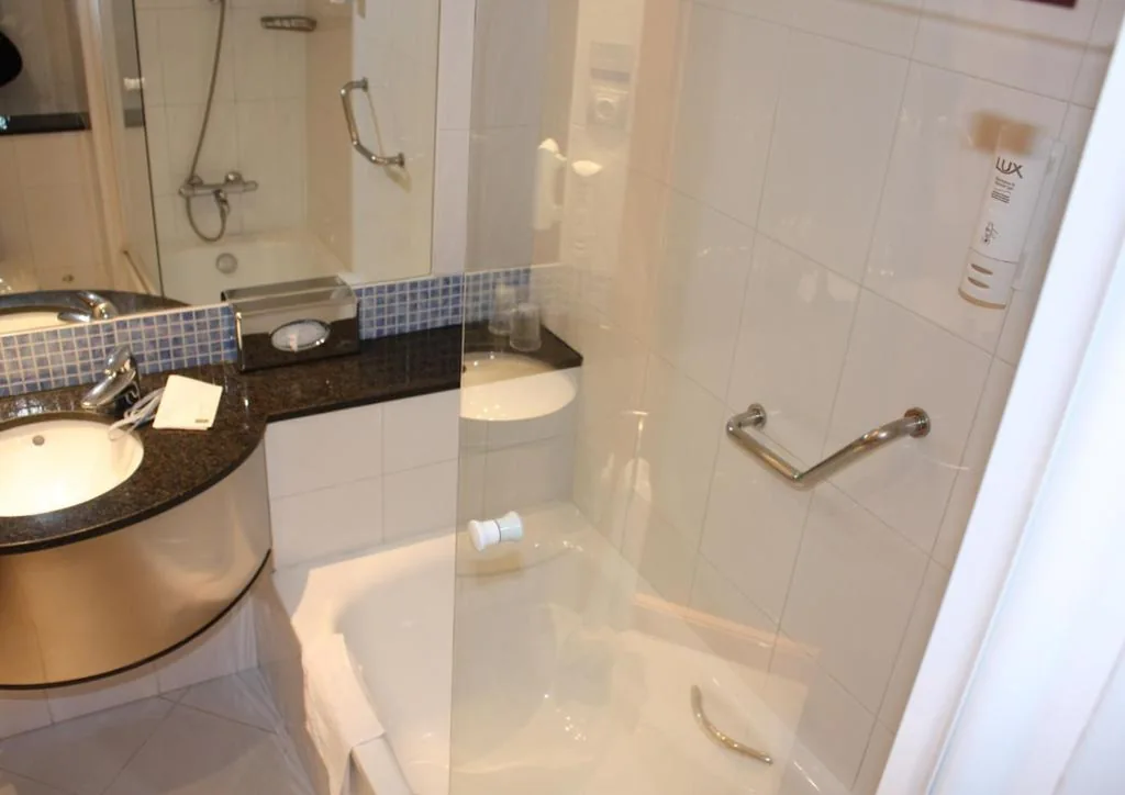 Standard Twin Room - Free Breakfast — Holiday Inn Express Molins de Rei by IHG