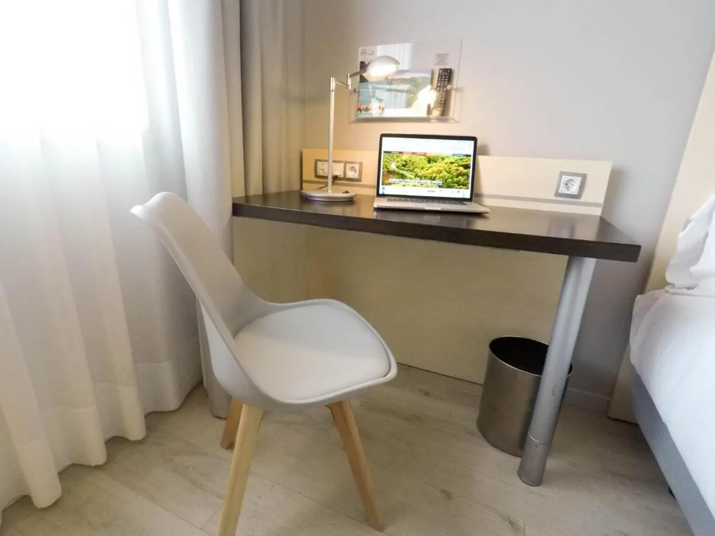 标准双床间（含免费早餐） — Holiday Inn Express Pamplona by IHG
