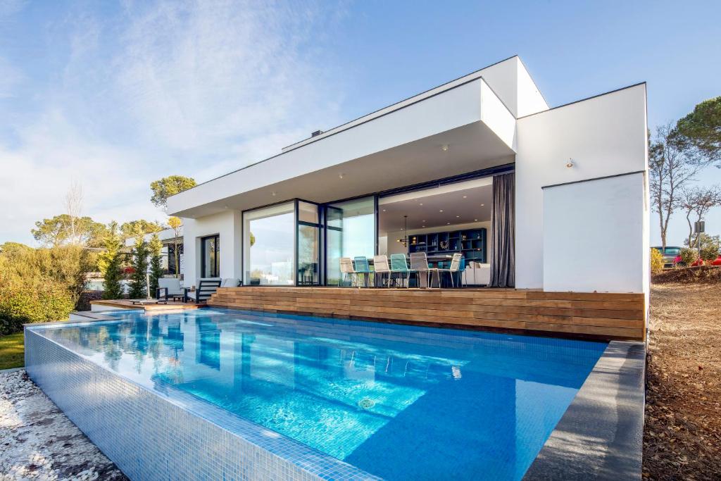 Holiday Rentals at Camiral, a Quinta do Lago Resort