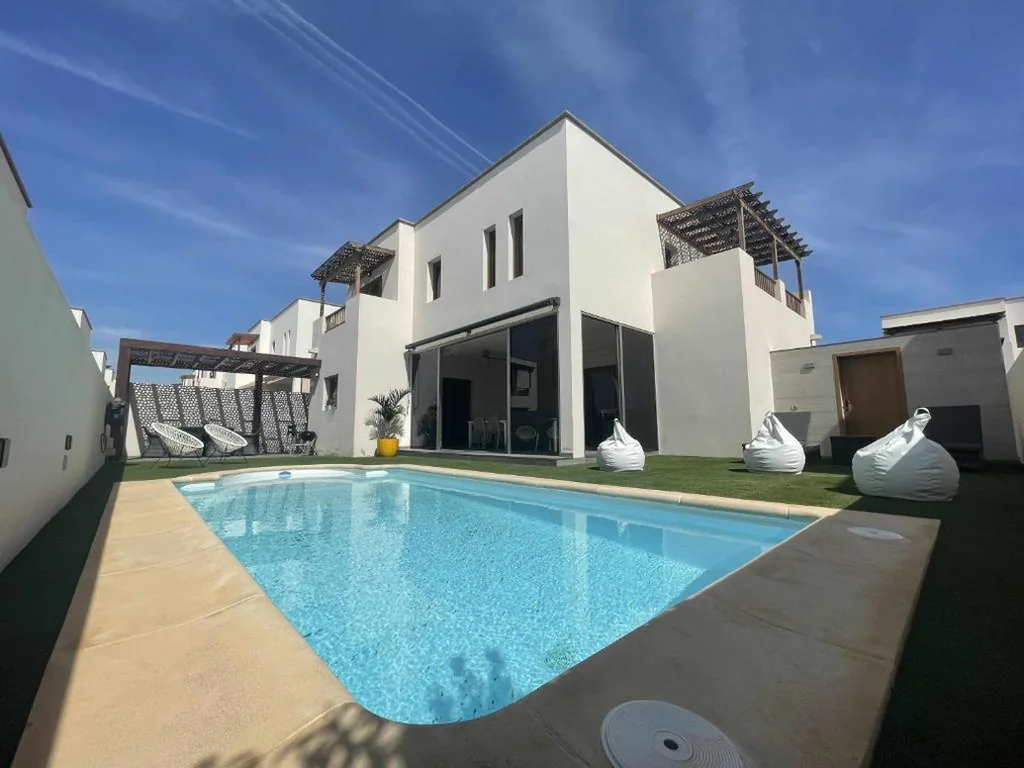 Villa avec piscine privée — HOLYHOME VILLA CINEMA PERFECT FOR FAMILIES