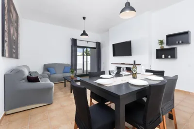 Home2Book Bright Villa with Pool, Corralejo — foto 3