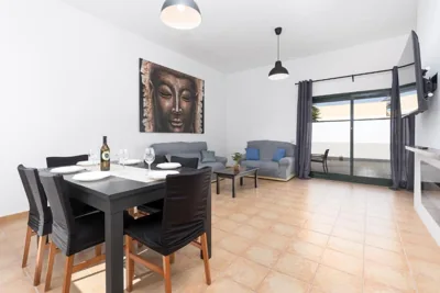 Home2Book Bright Villa with Pool, Corralejo — foto 6