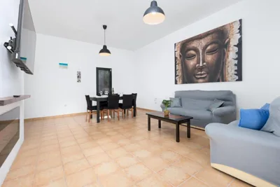 Home2Book Bright Villa with Pool, Corralejo — foto 8