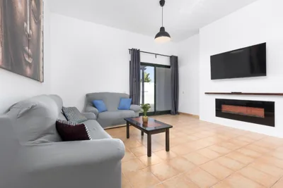 Home2Book Bright Villa with Pool, Corralejo — foto 9