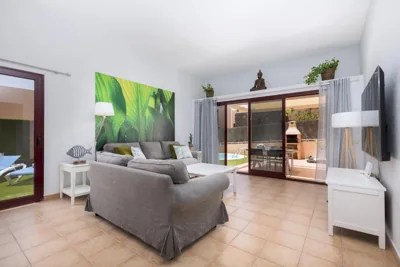 Home2Book Charming Private Pool Aloha Beach Villa — foto 6