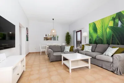 Home2Book Charming Private Pool Aloha Beach Villa — foto 12