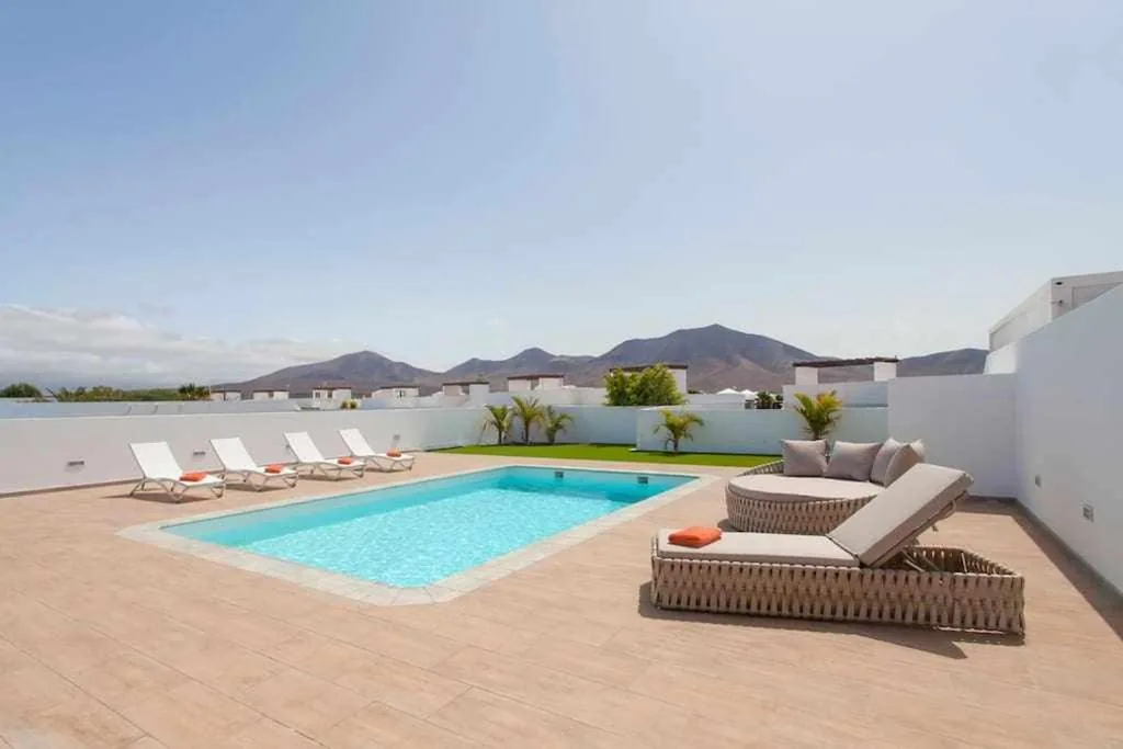 Villa de 3 dormitorios — Homu Aura - Fantástica villa con piscina privada