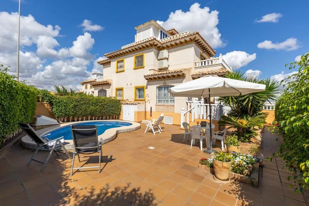 Villa con 3 camere da letto — Honey Life Villa By Fidalsa