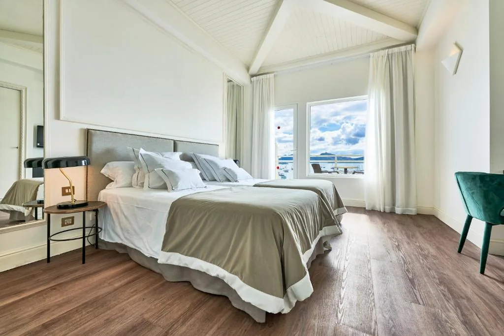 Habitación Doble con balcón y vistas directas al mar - 1 o 2 camas — Hoposa Daina- Adults Only