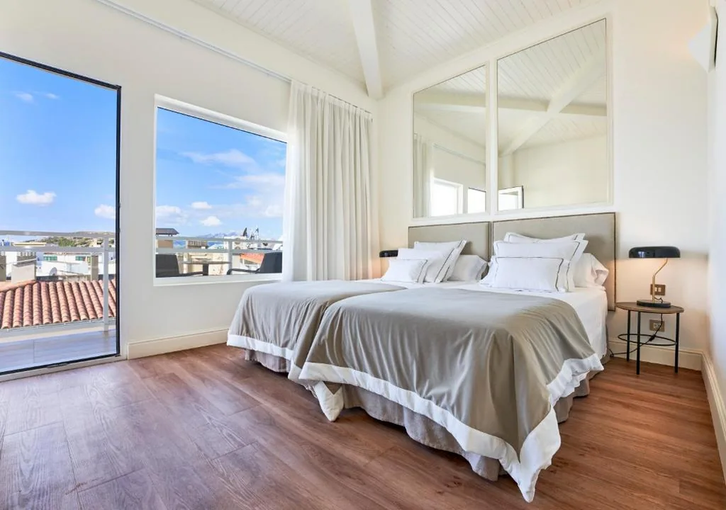Habitación Doble con vistas laterales al mar - 1 o 2 camas — Hoposa Daina- Adults Only
