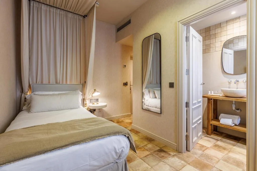 Chambre individuelle — Hoposa Uyal 4 Sup
