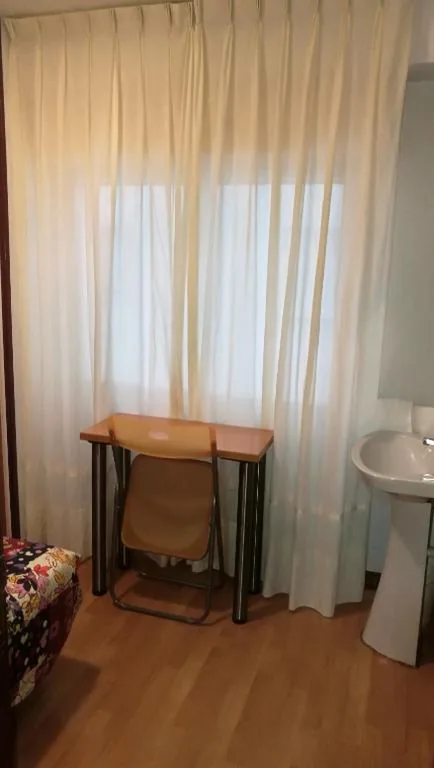 Chambre individuelle avec salle de bains commune — Hospedaje Covadonga