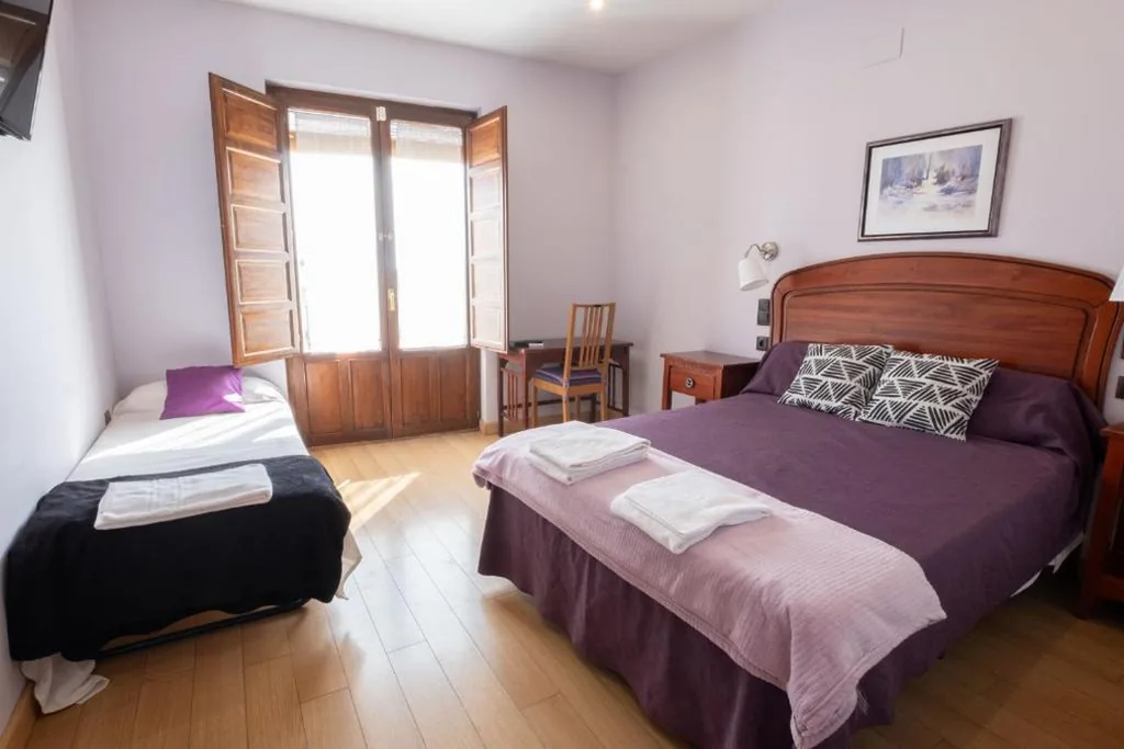 Komfort-Dreibettzimmer — Hospedaje Juderia Segovia
