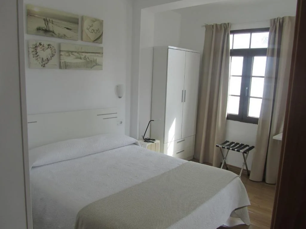 Habitación Doble con baño privado — Hospedaje Villanueva