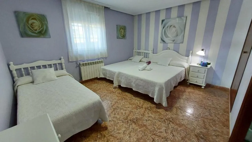 Vierbettzimmer mit eigenem Bad — Hospedaje Vistamar
