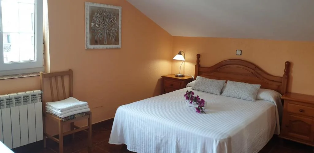 Dreibettzimmer mit Badewanne — Hospedaje Vistamar
