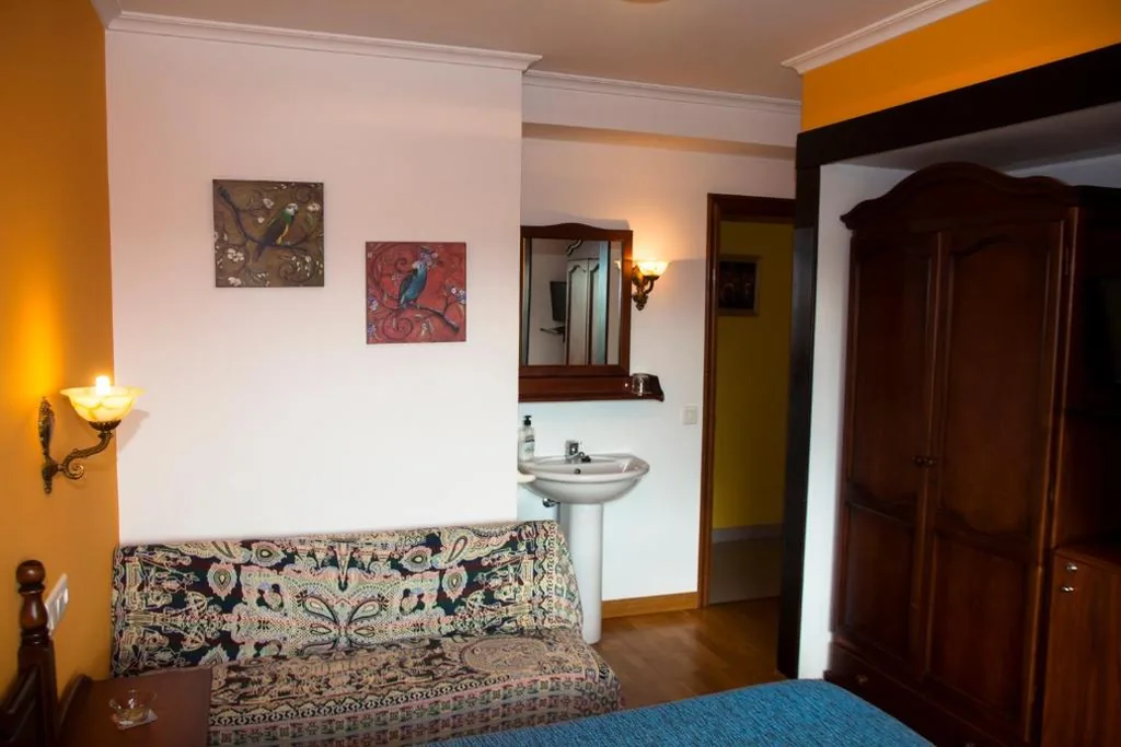 Chambre double avec salle de bains commune — Hospedaxe Carragal