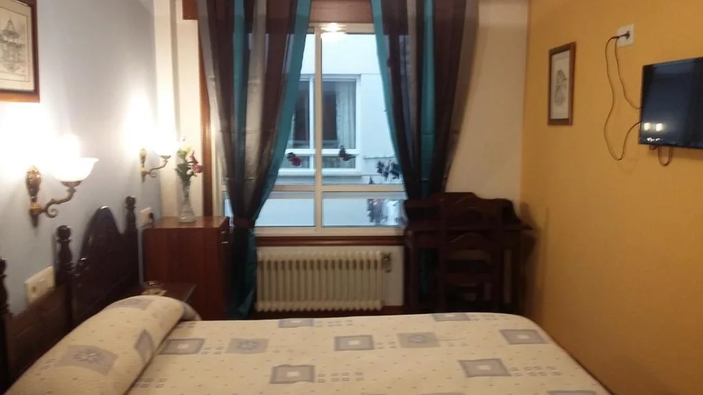 Chambre double avec salle de bains privative — Hospedaxe Carragal