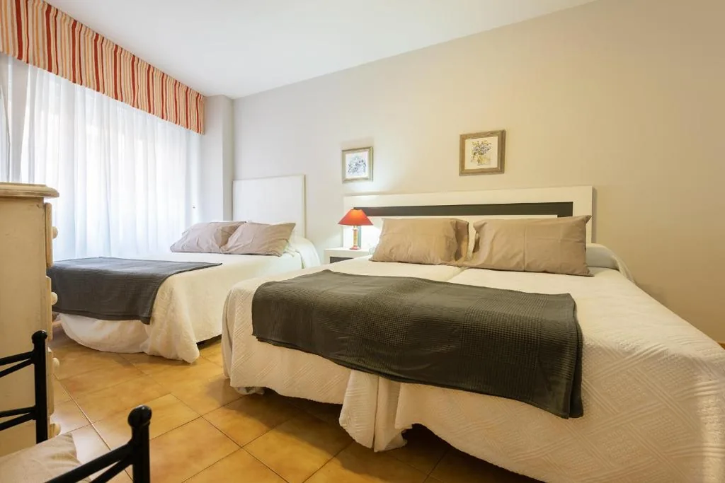 Dreibettzimmer — Hospedaxe Maria Aguiño