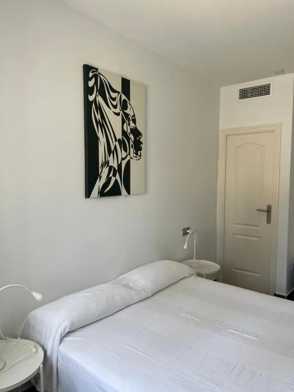 Doppelzimmer mit eigenem Bad — Hospedería Almundo by Alexandra Realty