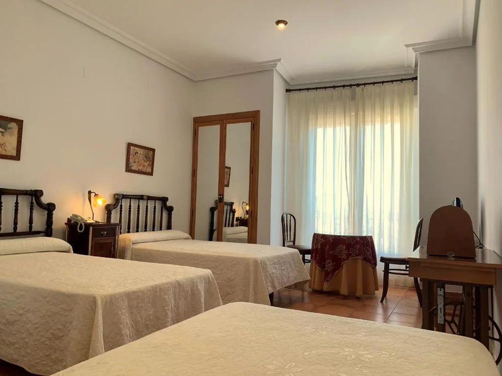 Habitación Triple — Hospedería Bodas de Camacho