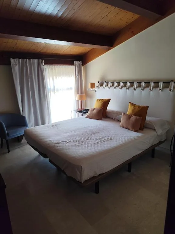 Familienzimmer — Hospedería del Monasterio de Rueda
