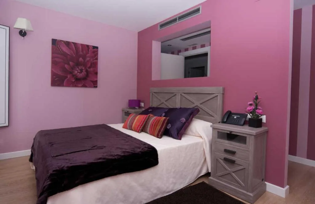 Tweepersoonskamer met extra bed — Hospedería el Puerto