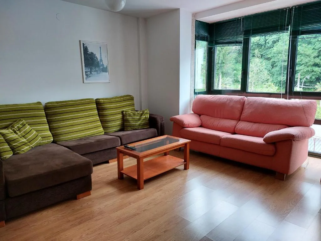 Habitación con cama grande — Hospedería Externa del Monasterio