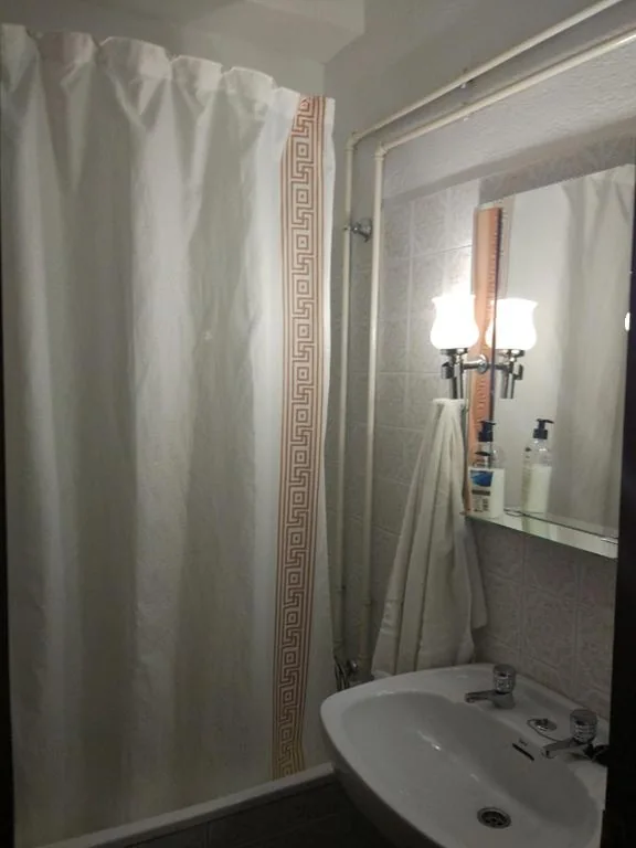 Tweepersoonskamer met eigen badkamer — Hospederia Montes