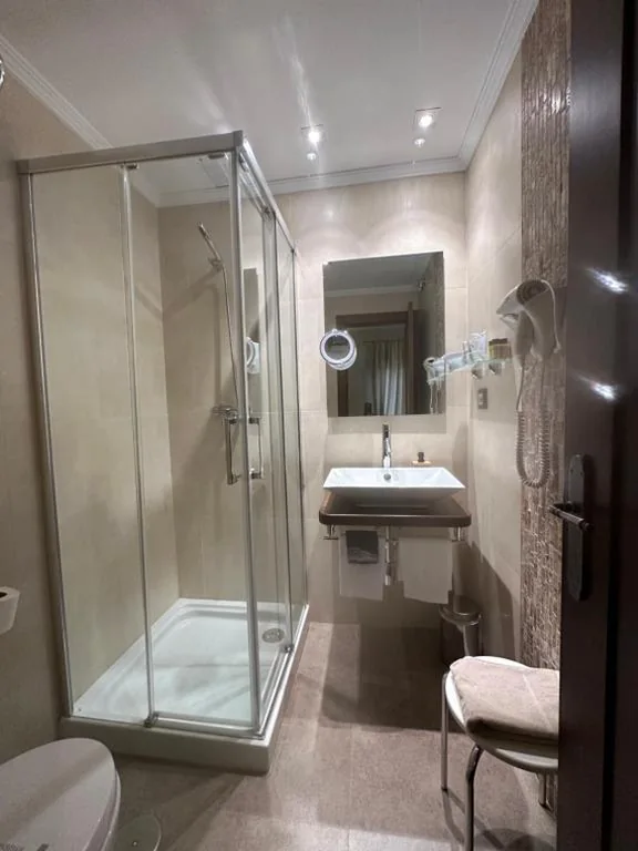 Deluxe Double Room with Extra Bed — Hospedería rural Santa Cruz