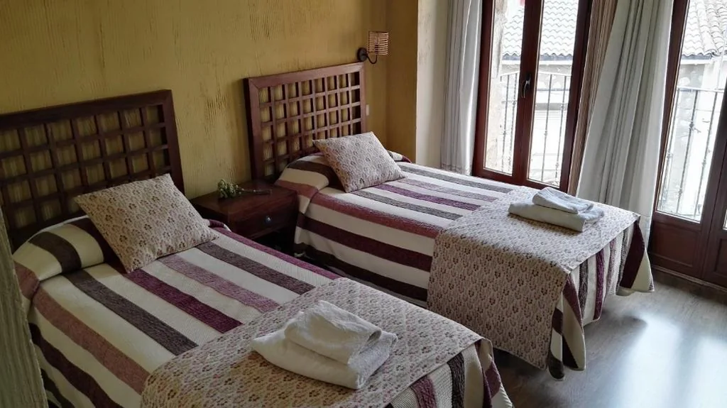 Chambre Familiale avec salle de bains privative — Hospedería Tía María