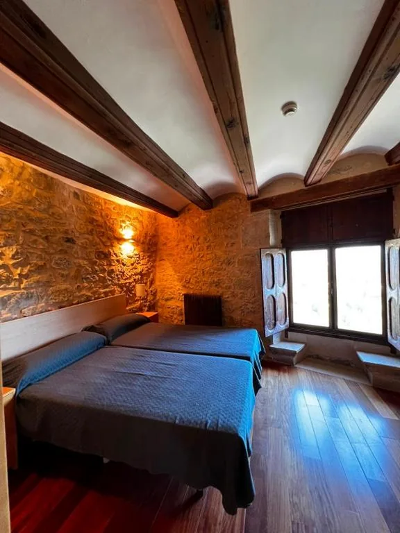 Habitación Doble con vistas a la montaña — Hospedería Virgen de la Balma