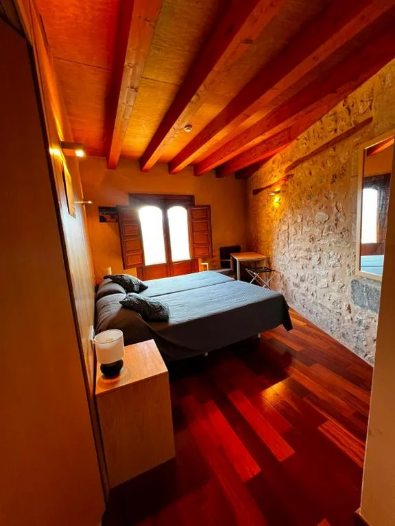 Habitación Doble con vistas a la montaña — Hospedería Virgen de la Balma
