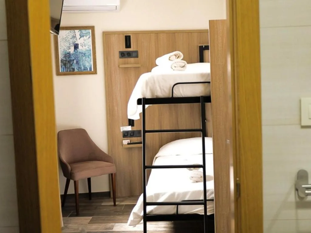 Quarto Duplo Económico — Hospedium DLJ Hostal Temático Desde La Judería
