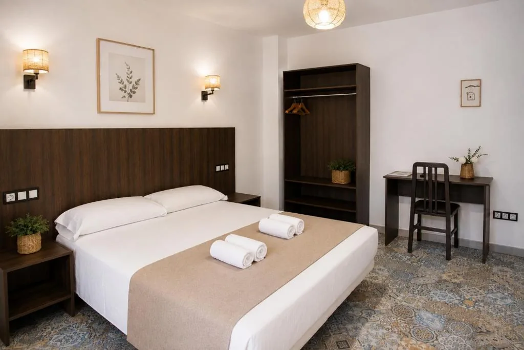 Doppelzimmer – 1 oder 2 Betten — Hospedium Hostal La Paz Parking Gratis