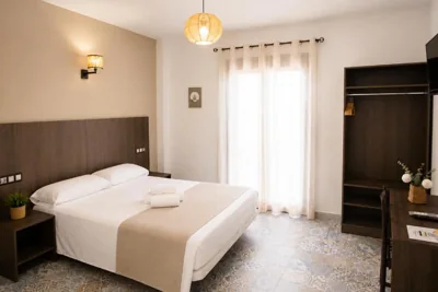 Hospedium Hostal La Paz Parking Gratis — Foto 8