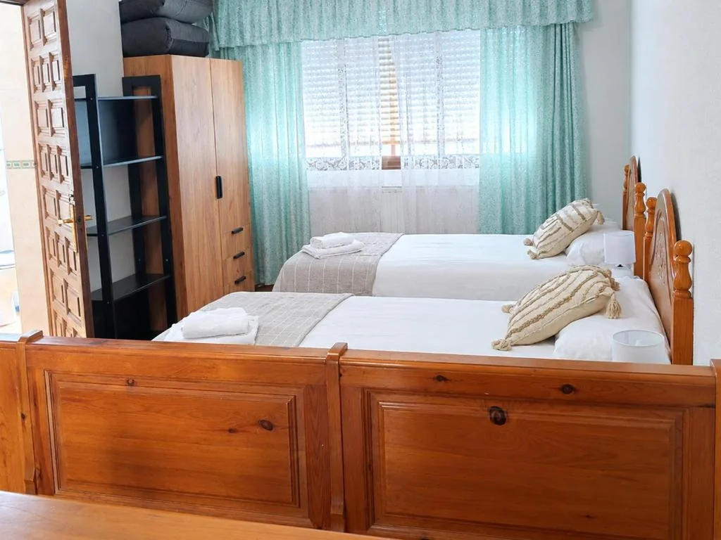 Habitación Familiar — Hospedium Hostal Restaurante El Mirador de Atienza