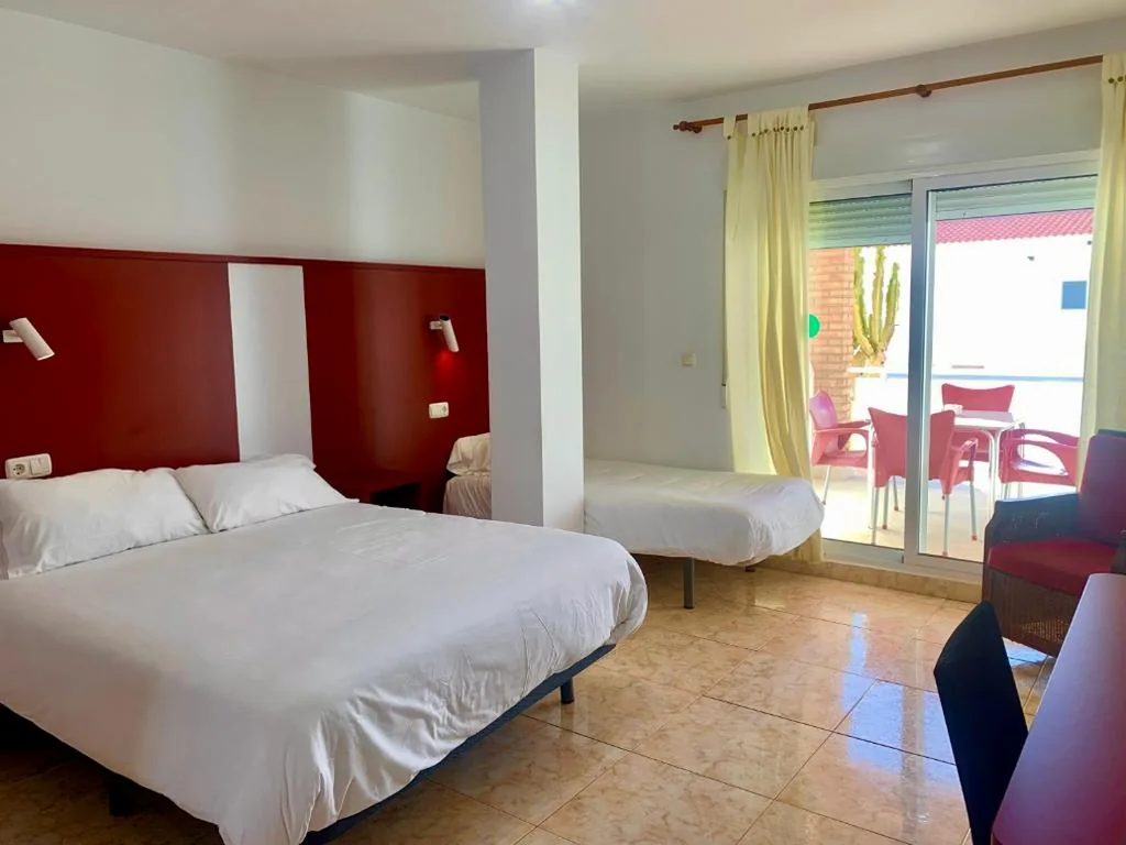Chambre Double avec vue latérale sur la mer - 1 ou 2 lits — Hospedium Hotel Continental