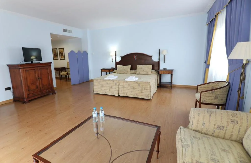 Suite — Hospedium Hotel Doña Mafalda de Castilla