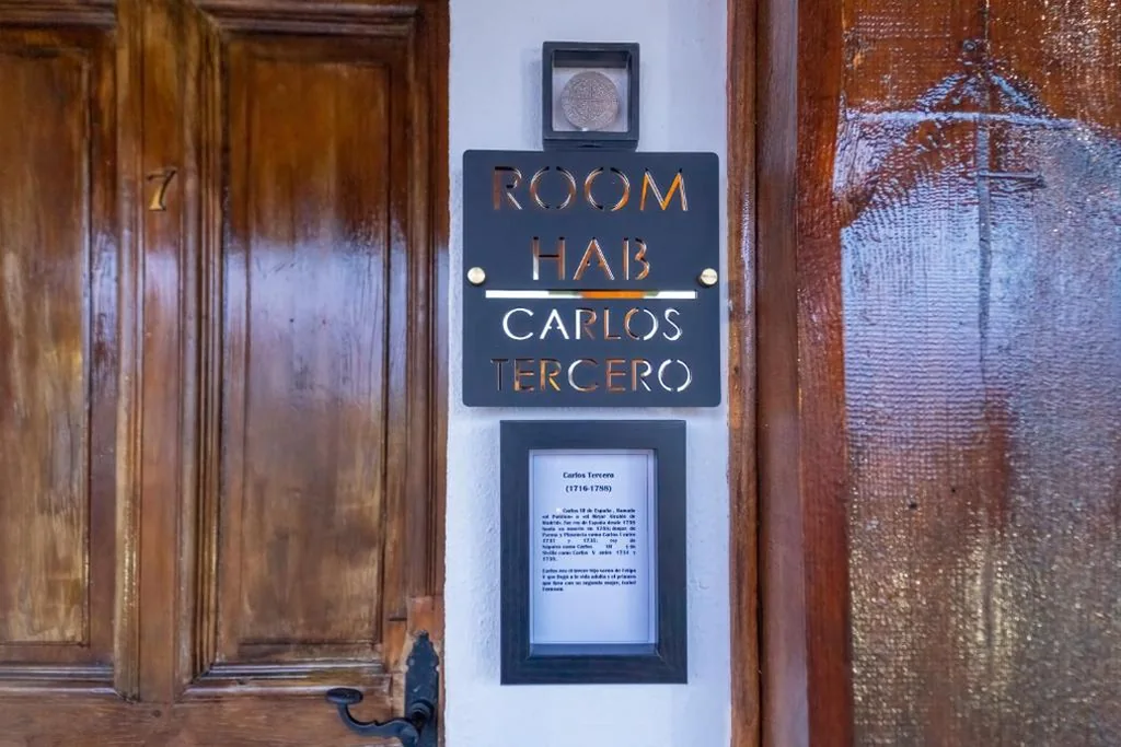 Standaardtweepersoonskamer — Hospedium Hotel Isabel La Católica