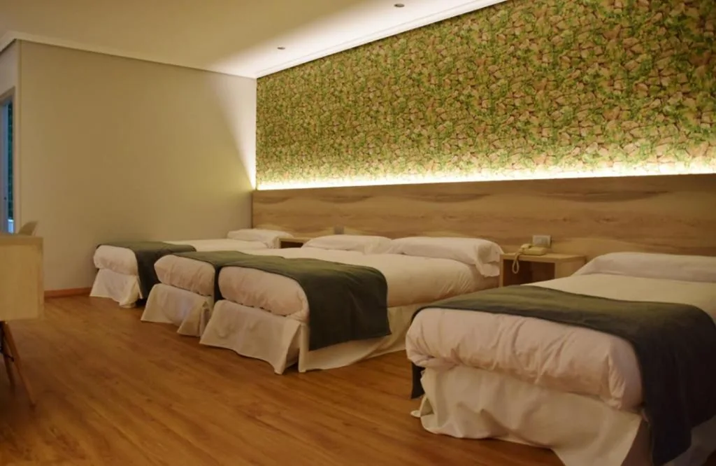 Vierbettzimmer — Hospedium Hotel La Marina Costa da Morte