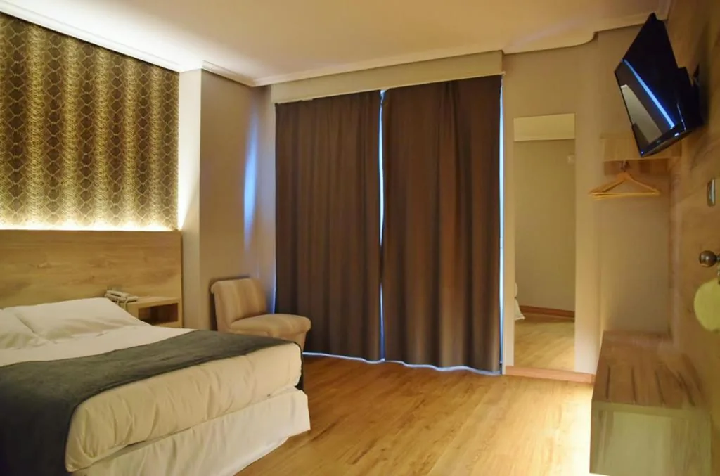 Doppelzimmer — Hospedium Hotel La Marina Costa da Morte