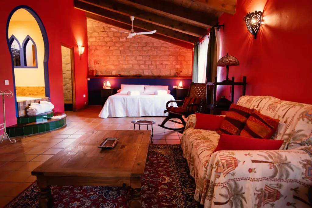 スイート — Hospedium Hotel La Parada del Compte