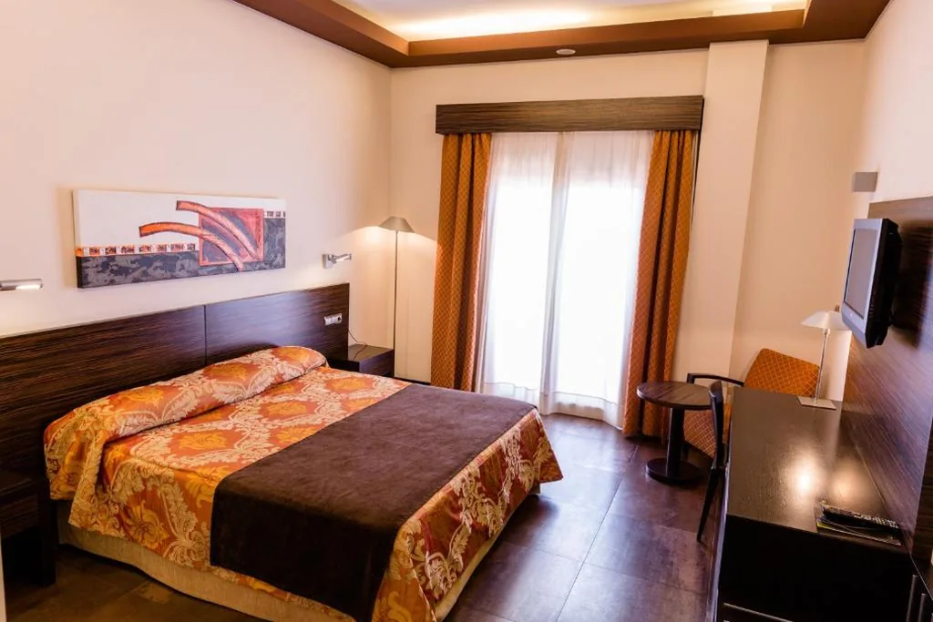 Tweepersoonskamer - 1 of 2 bedden — Hospedium Hotel Los Periquitos