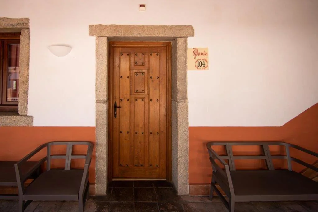 トリプルルーム — Hospedium Hotel Rural Abadía de Yuste