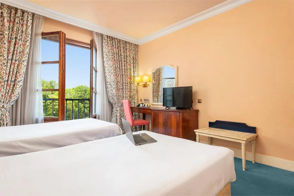 Quarto Duplo - 2 camas — Hospedium Hotel Sky Blu Sondika