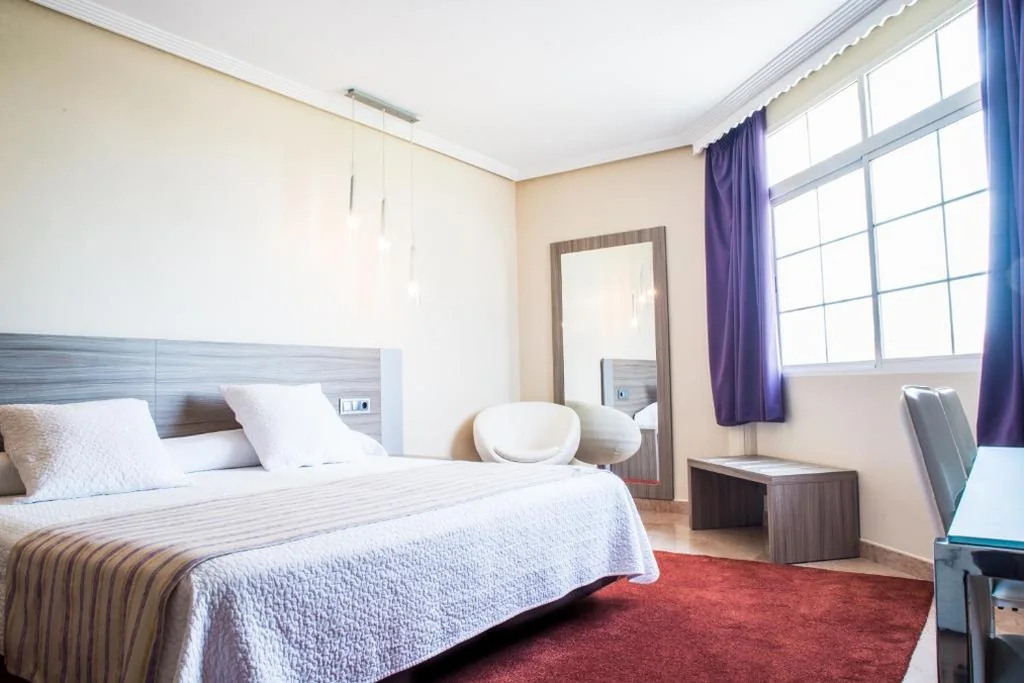 Quarto Duplo Superior com banheira de hidromassagem — Hospedium Hotel Triana