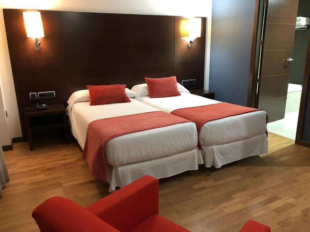 Doppelzimmer mit 2 Betten — Hospedium Hotel Valles de Gredos Golf